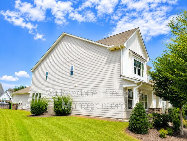 Building Photo - 208 Daisy Grove Ln