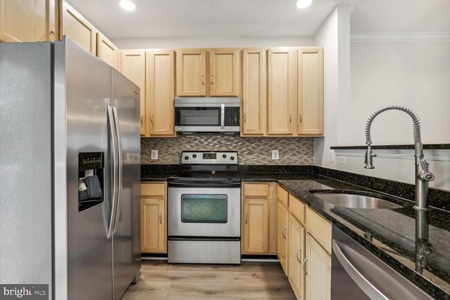 Building Photo - 42379 Goldenseal Square