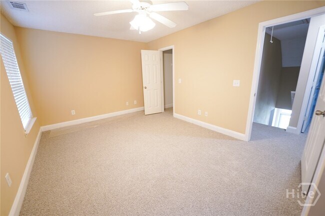 Building Photo - 292 Vining Way