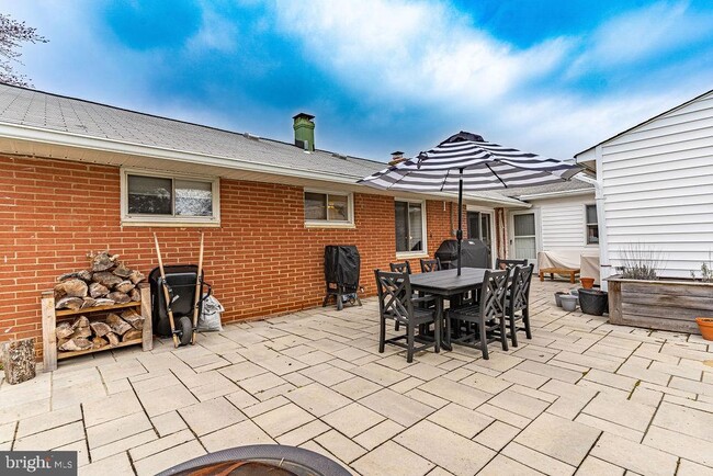 Building Photo - 4801 Apple Tree Dr