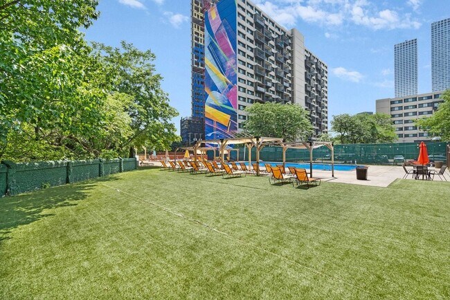 Building Photo - 10 Huron Ave