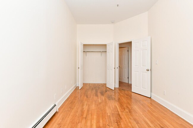 Building Photo - 1115 Willow Ave