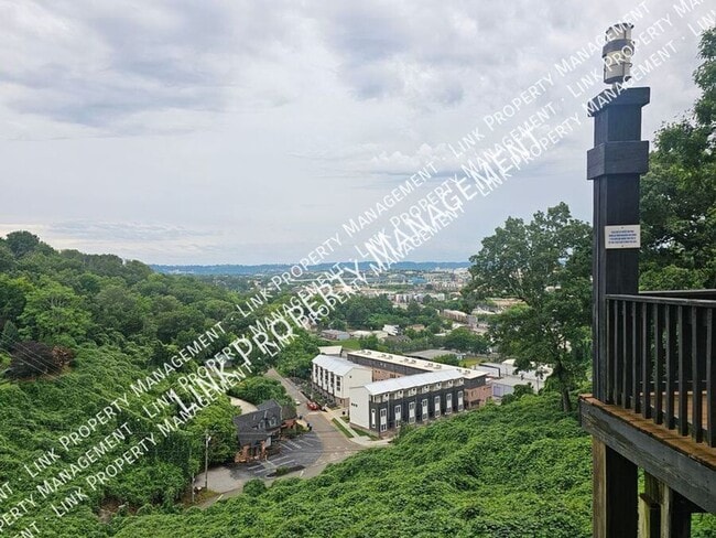 Building Photo - 1131 Stringers Ridge Rd