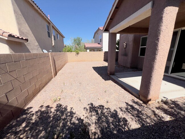 Building Photo - 4 bedroom, 3 bathroom home located in Southwest, NV!