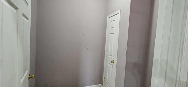 Building Photo - 205 - 205A