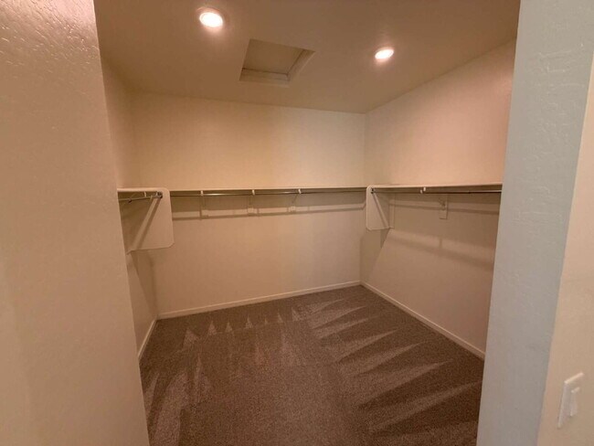 Building Photo - 7214 E Gamebird Way
