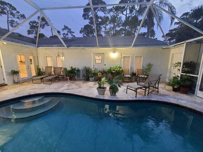Building Photo - 1313 Periwinkle Pl