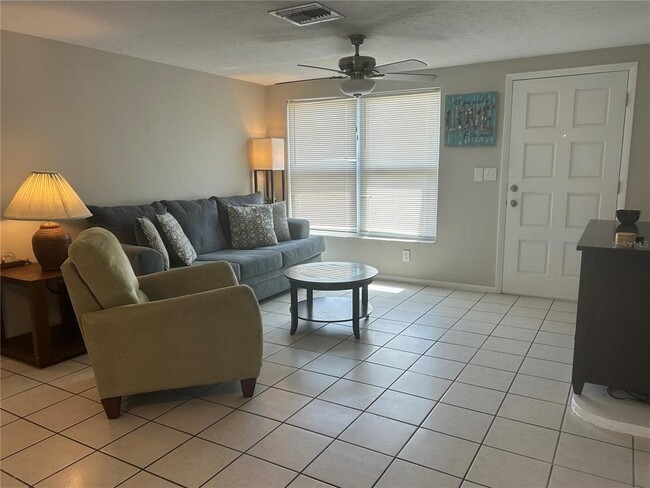 Building Photo - 3201 Elkridge Dr