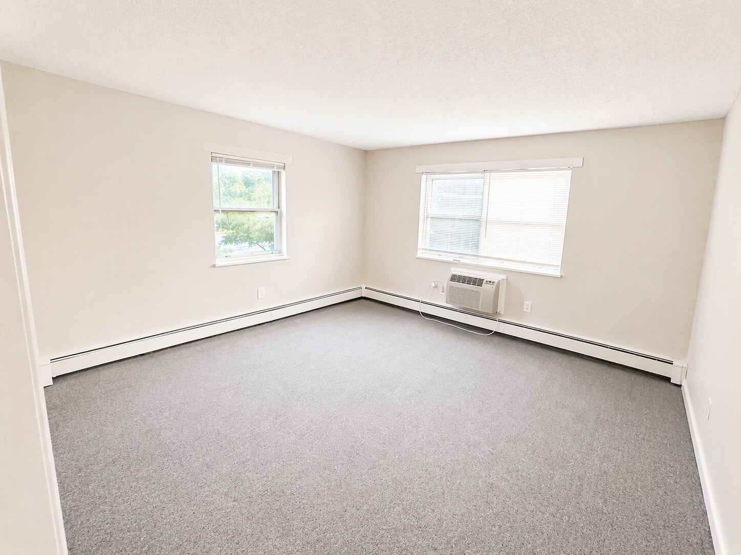 Building Photo - A1 Colonial Dr