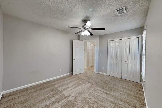 Building Photo - 1717 Victoria Way NW