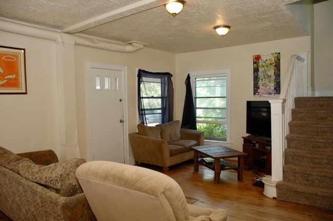 Building Photo - 145 Fuller Ave SE