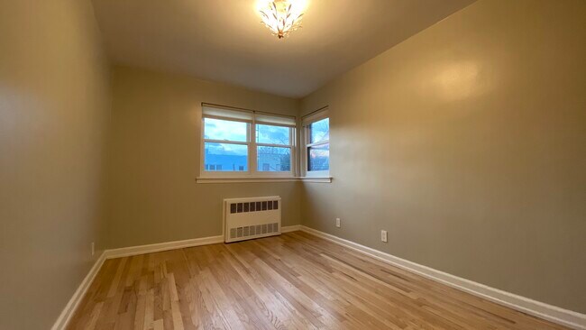 Building Photo - 3268 37th St
