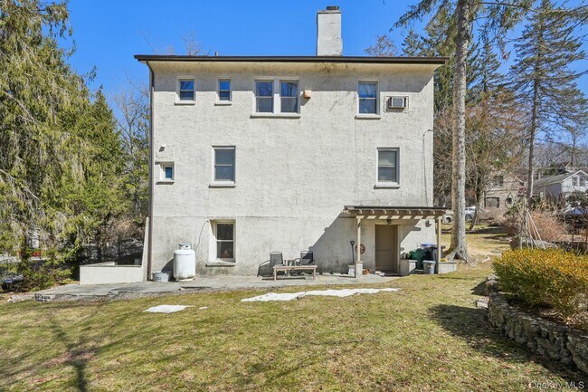 Building Photo - 56 Clubhouse Rd