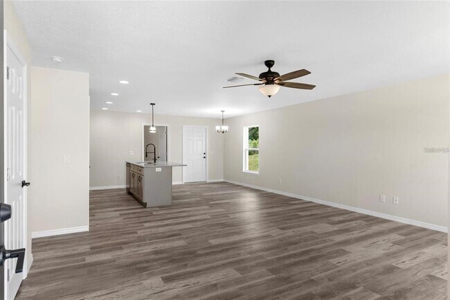 Building Photo - 328 Eucalyptus Rd