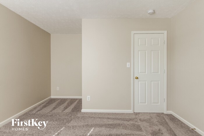 Building Photo - 8588 N Springview Dr