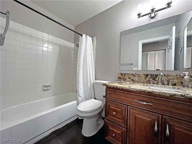 Building Photo - 2414 La Casa Dr