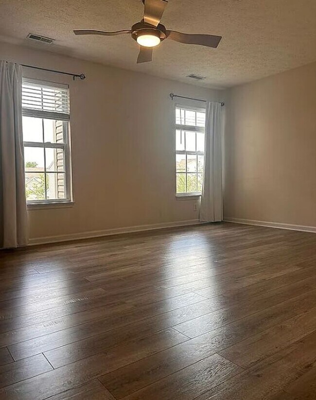 Building Photo - 3/4 Bedroom House - Harrison Schools