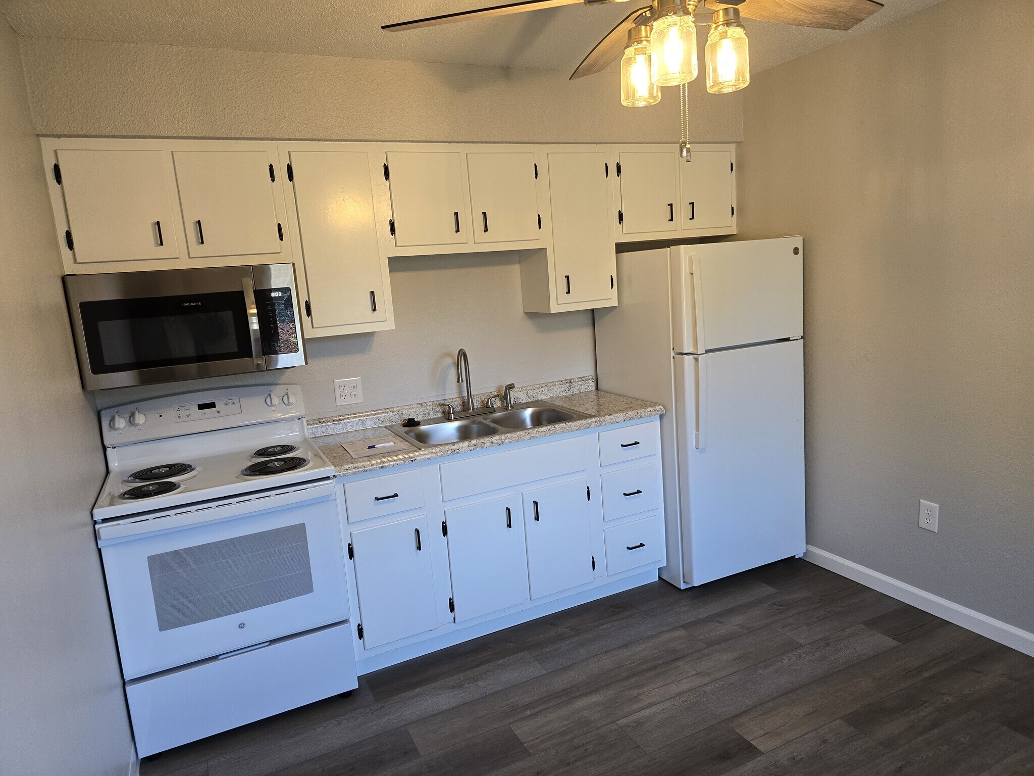 Kitchen - 5856 Acres Rd