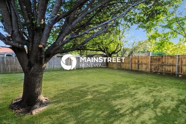 Building Photo - 3 Bedroom Pet-Friendly Home in WATAUGA, TX with Main Street Renewal