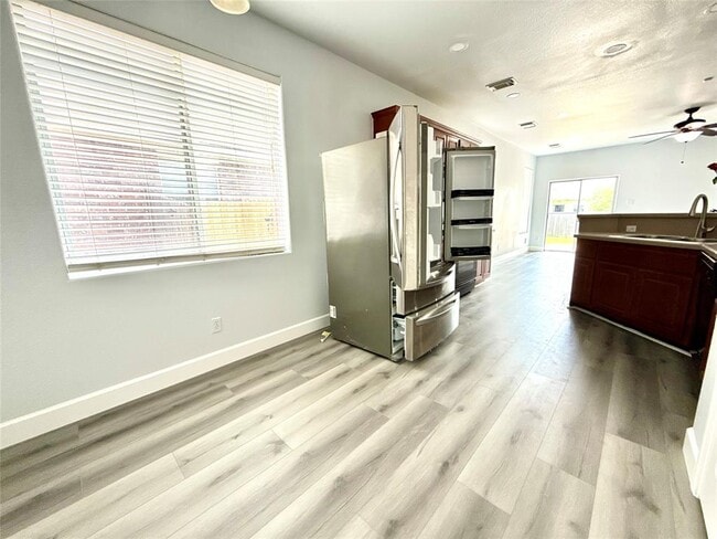 Building Photo - 1713 Bowerton Dr