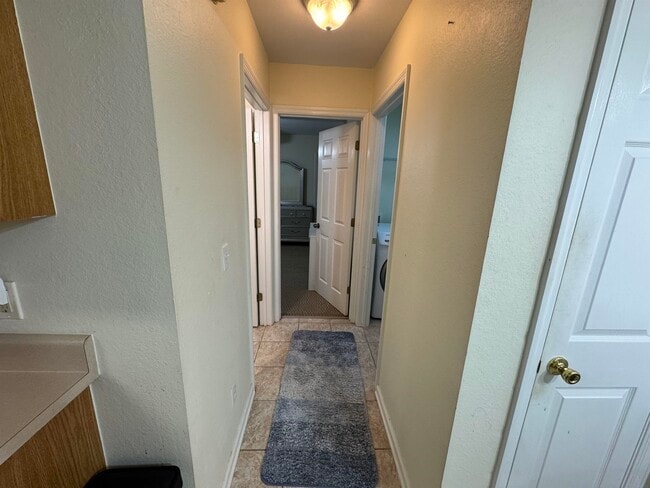 Building Photo - 2758 Westbrook Ct