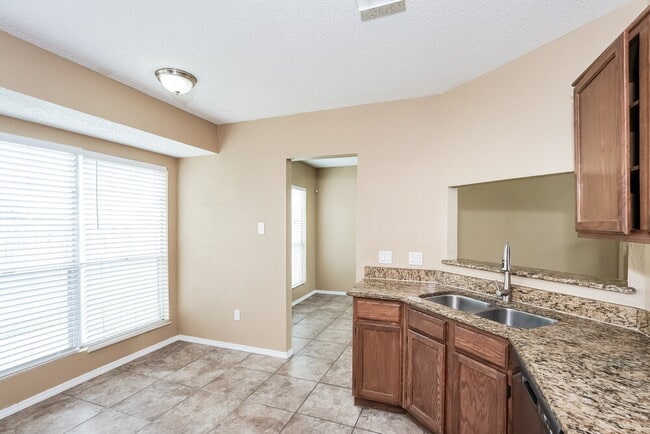 Building Photo - 2500 Coldstream Dr