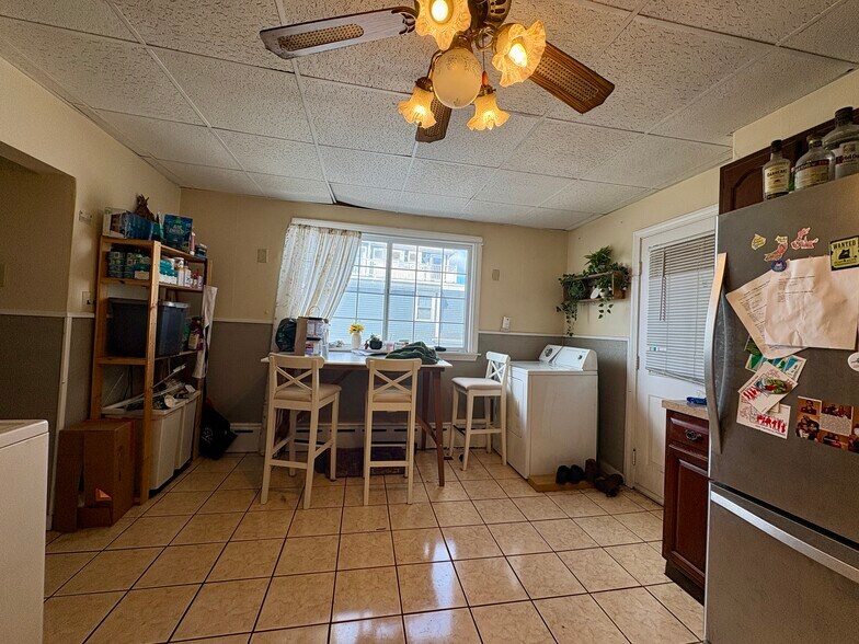 Building Photo - 116 Webster St