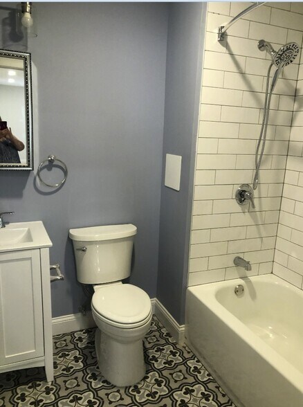 Building Photo - 7 Ashford St