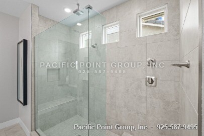 Building Photo - 285 Bear Creek Dr