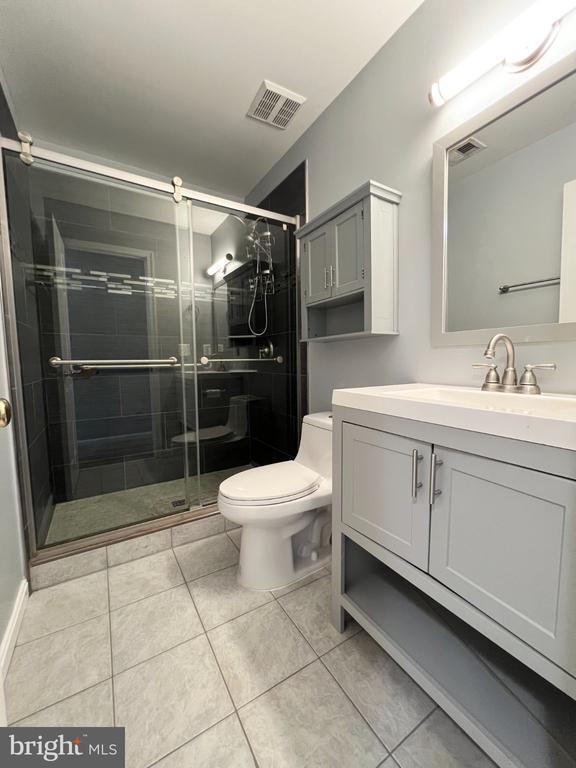 Building Photo - 22464 Maison Carree Square