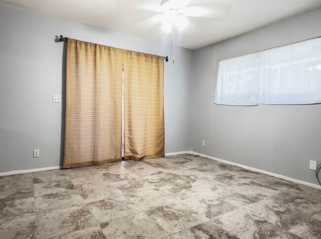 Building Photo - 12155 Ocotillo Rd