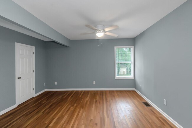 Building Photo - WELCOME HOME!