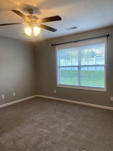 Building Photo - Karns 2 bed/2 bath with a Neighborhood Pool