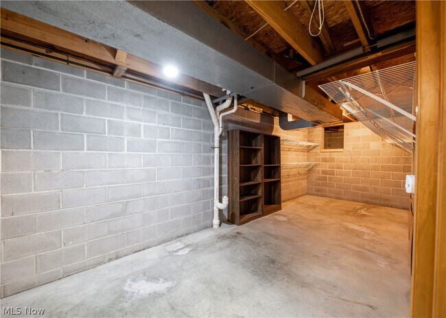 Building Photo - 5751 SOM Center Road