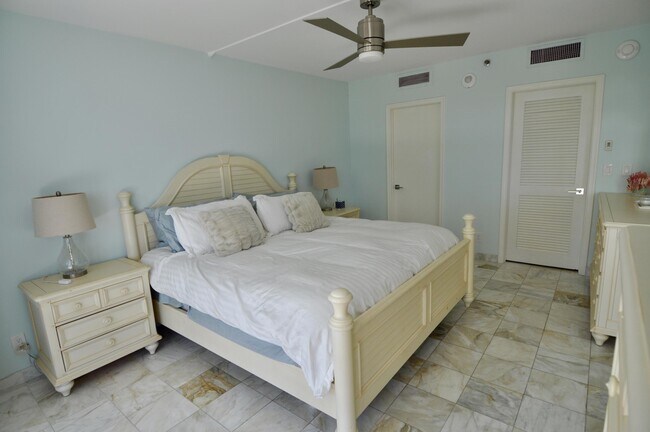 Building Photo - 2660 S Ocean Blvd