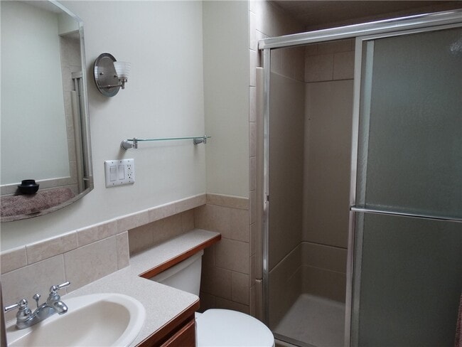 Building Photo - 146 Cutler Ave