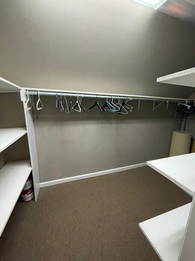 Building Photo - 1007 Clay Ave