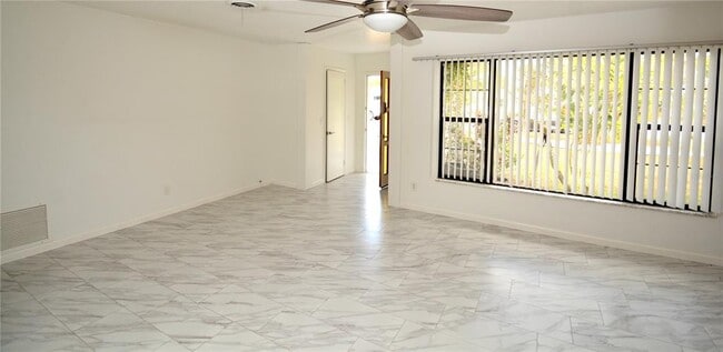 Building Photo - 1313 Mango Ave