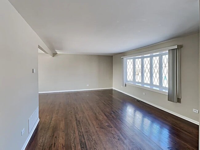 Building Photo - 910 Elsie Dr