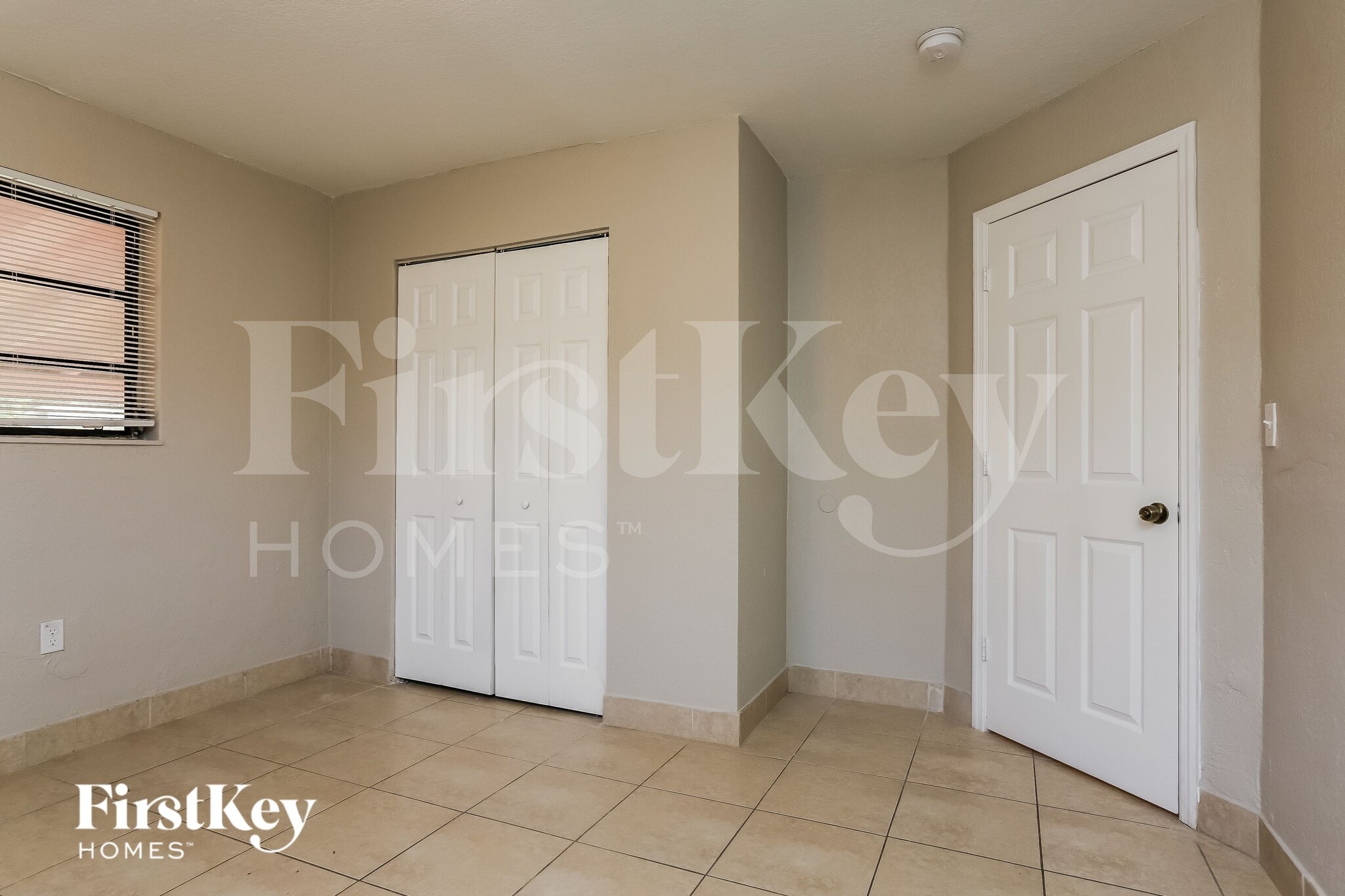 Building Photo - 731 NW 175th Dr