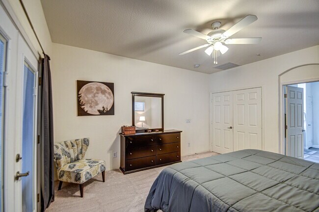 Building Photo - Del Rio Ranch Beauty