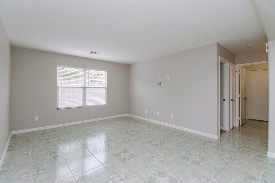 Building Photo - 2819 S Channing