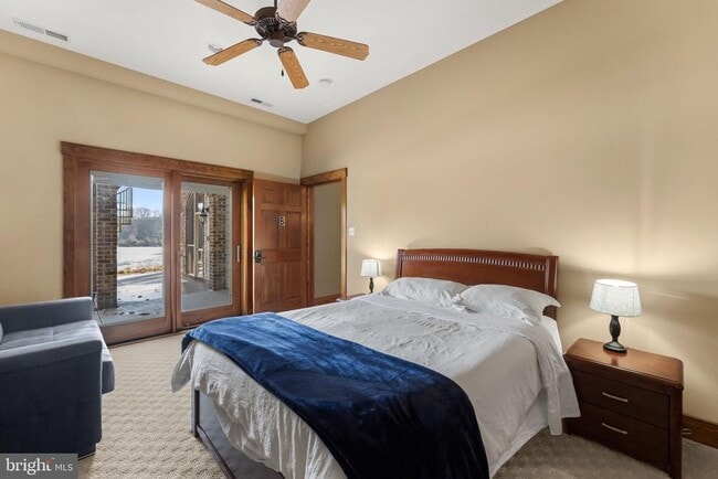 Building Photo - 3535 Meadow Rd