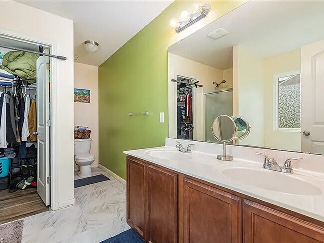 Building Photo - Earn Wealth While Leasing - Like a Homeown...
