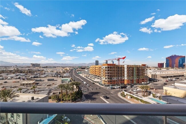 Building Photo - 4525 Dean Martin Dr