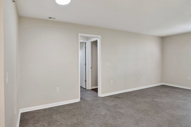 Building Photo - 1201 Burlington Ct