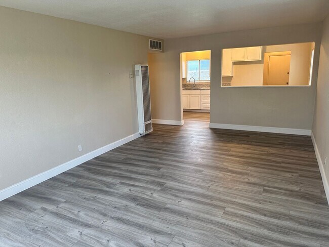 Building Photo - This cute home won't last long with a new ...