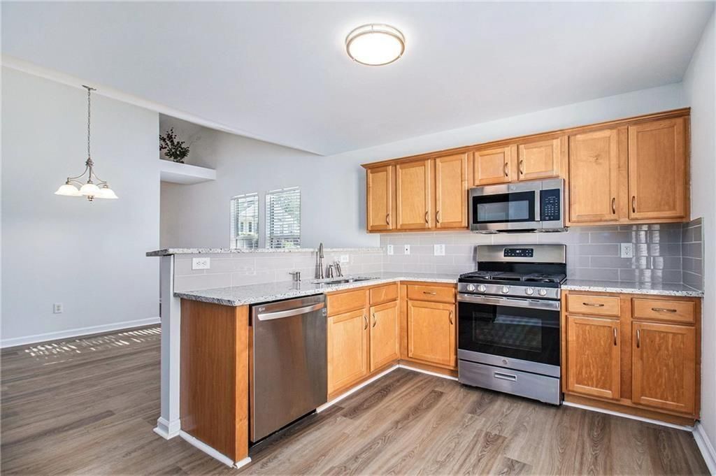 Building Photo - 430 Fairlawn Dr