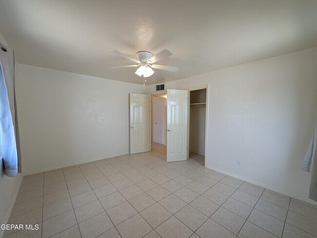 Building Photo - 8921 Mt Olympus Dr