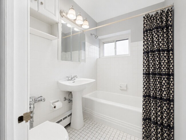 Building Photo - 4960 N Marine Dr